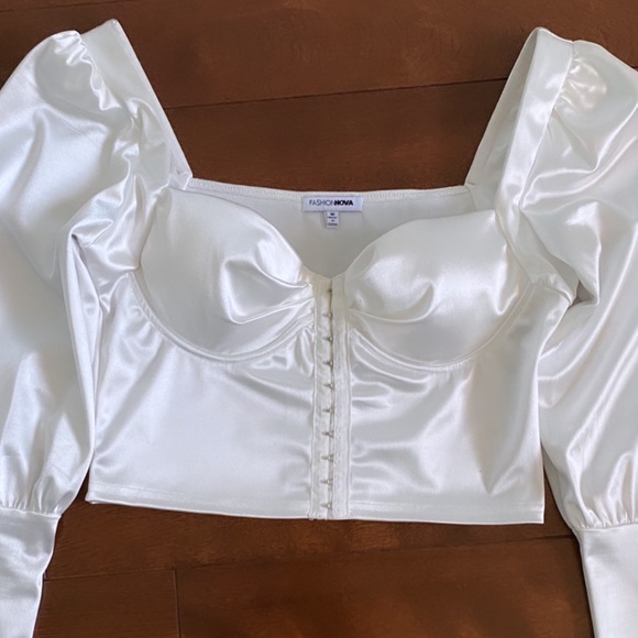 🔴SOLD FashionNova White Cropped Satin Top - Picture 2 of 5